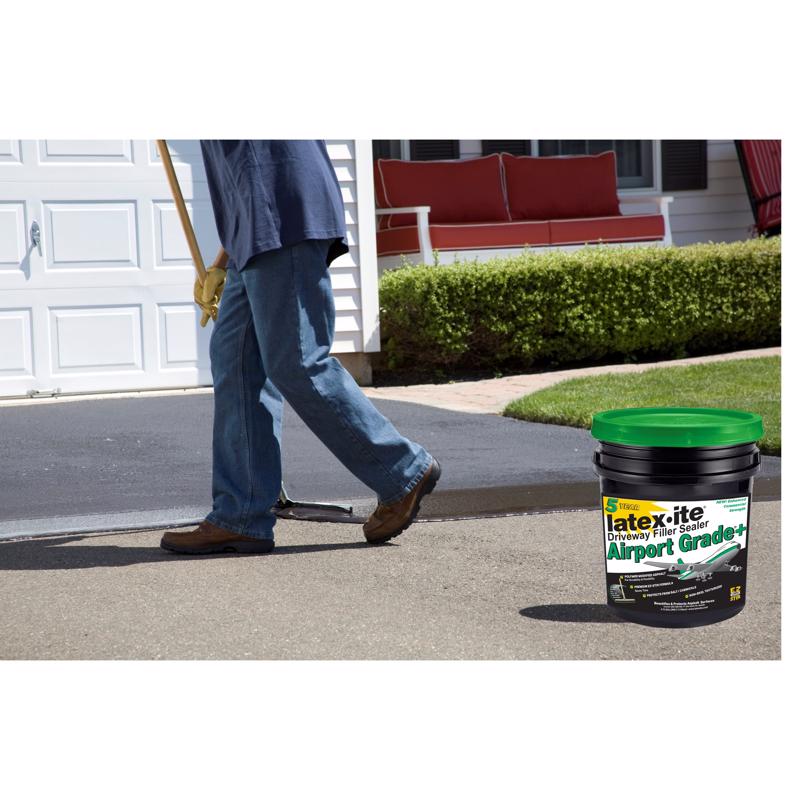Latex-ite Airport Grade+ Flat Black Asphalt Driveway Sealer 4.75 gal
