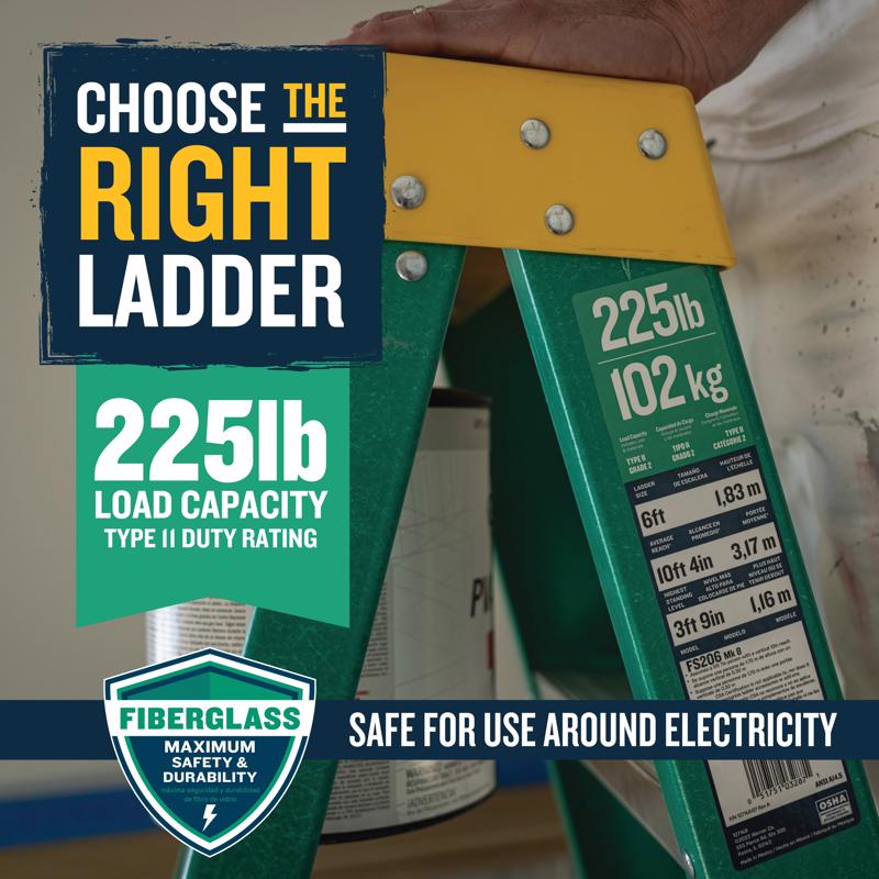 Werner 4 ft. H Fiberglass Step Ladder Type II 225 lb. capacity