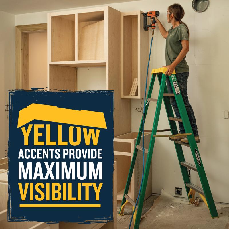 Werner 4 ft. H Fiberglass Step Ladder Type II 225 lb. capacity