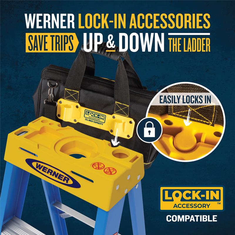 Werner 4 ft. H Fiberglass Step Ladder Type I 250 lb. capacity