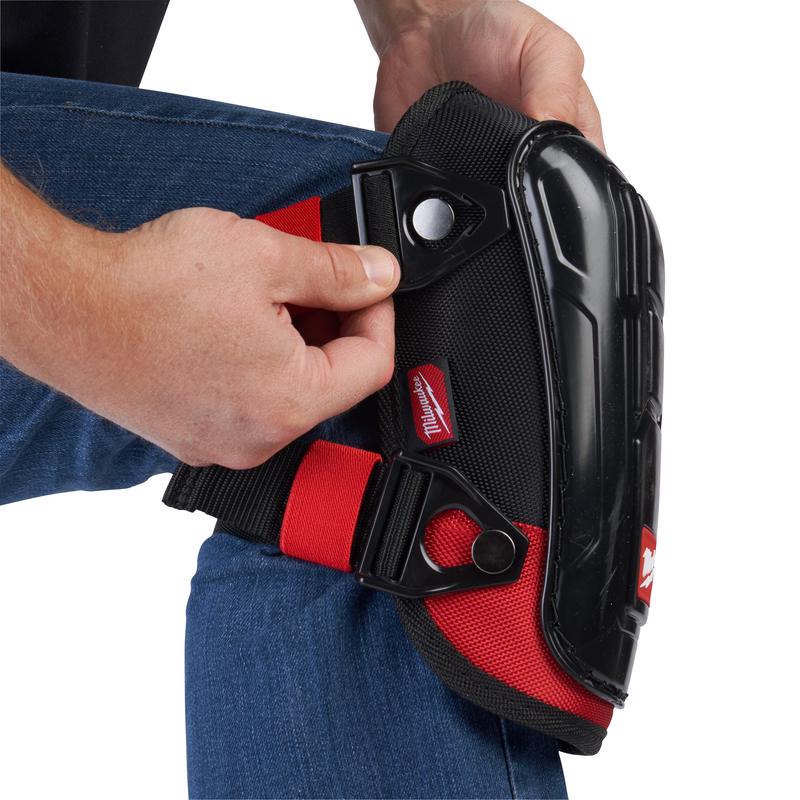 Milwaukee 7.5 in. L X 8 in. W Performance Knee Pads Black/Red One Size Fits Most