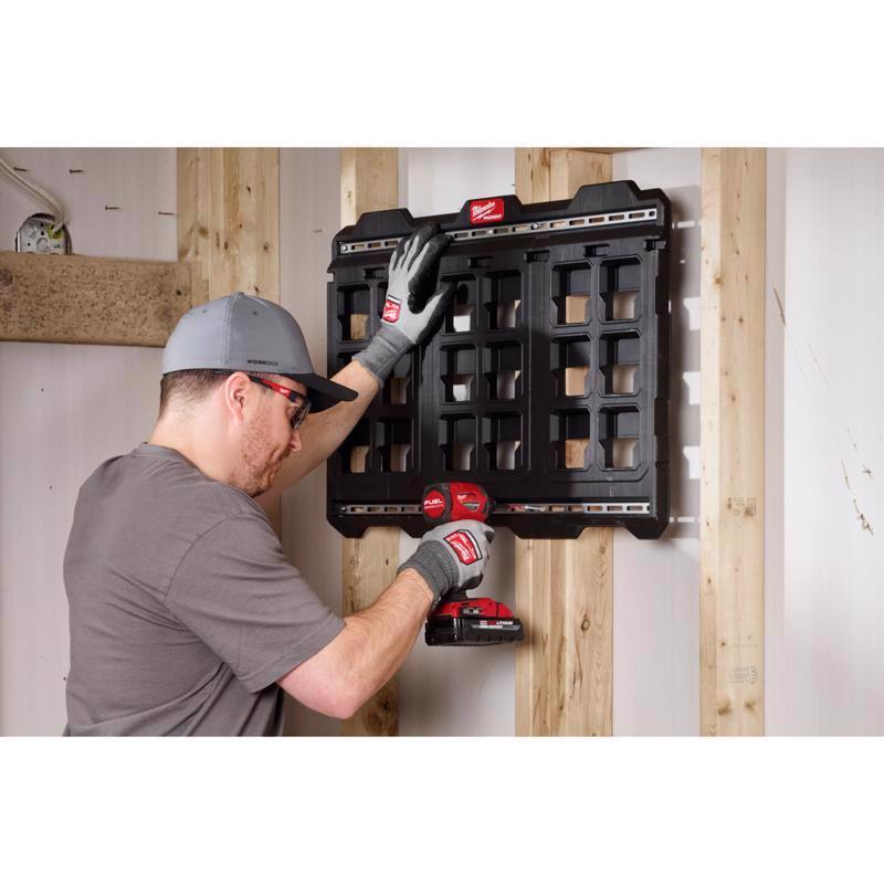 Milwaukee PACKOUT 30.75 in. W X 20 in. H Large Wall Mounted Plate Polypropylene 18 compartments Blac