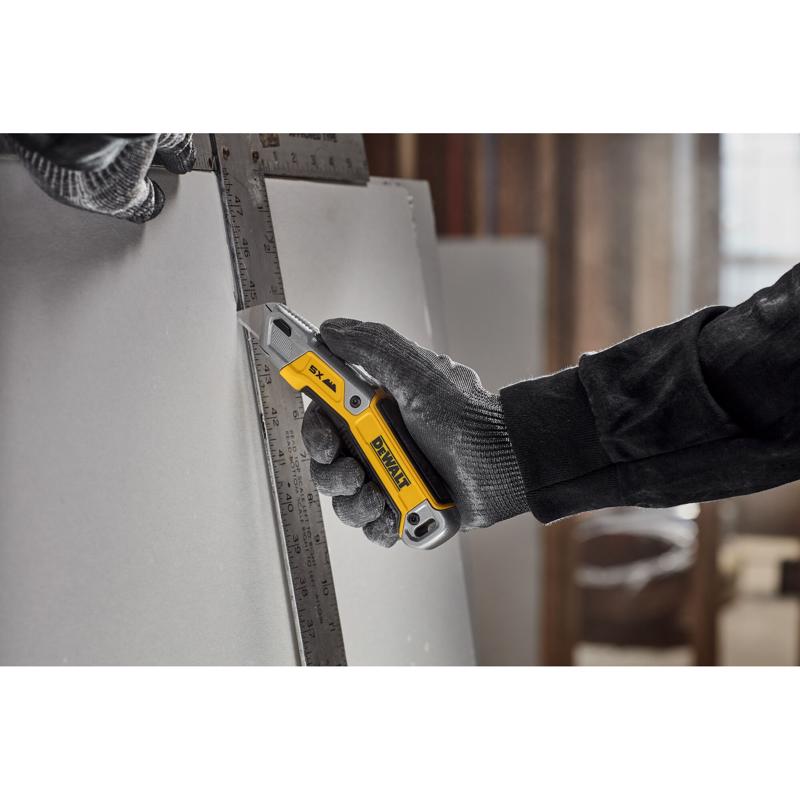 DeWalt Retractable Utility Knife Black/Yellow 1 pc