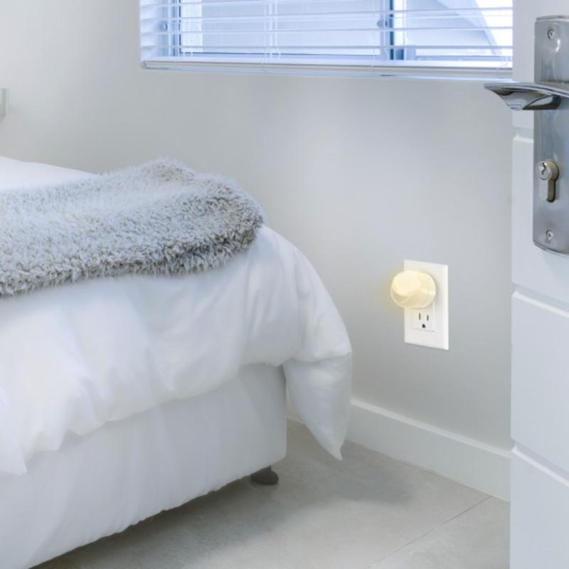 Globe Electric Automatic Plug-in LED Night Light