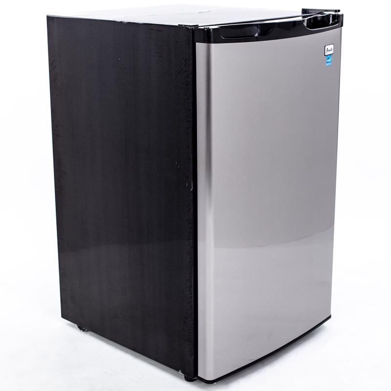 Avanti 4.4 cu ft Black/Silver Stainless Steel Compact Refrigerator 228 W