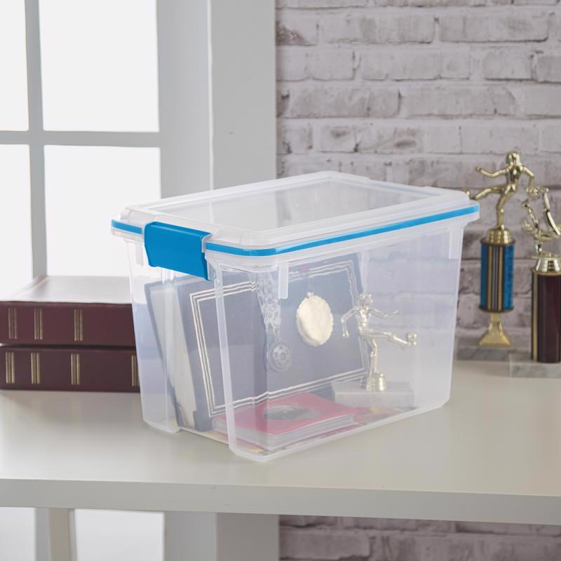 Sterilite 20 qt Clear Latch Storage Box 10.875 in. H X 11.25 in. W X 16.125 in. D Stackable