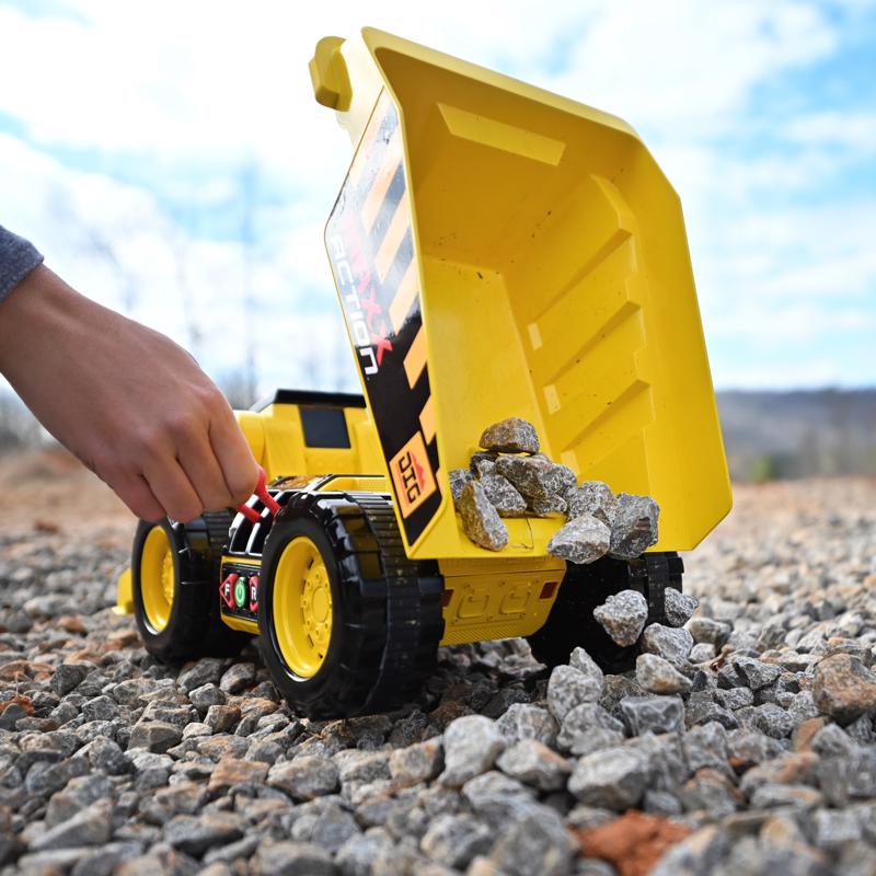 Sunny Days Maxx Action Dig Rig Motorized Truck Plastic Yellow 1 pc