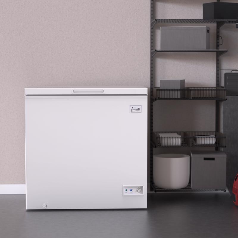 Avanti 7 ft White Steel Chest Freezer 129 W