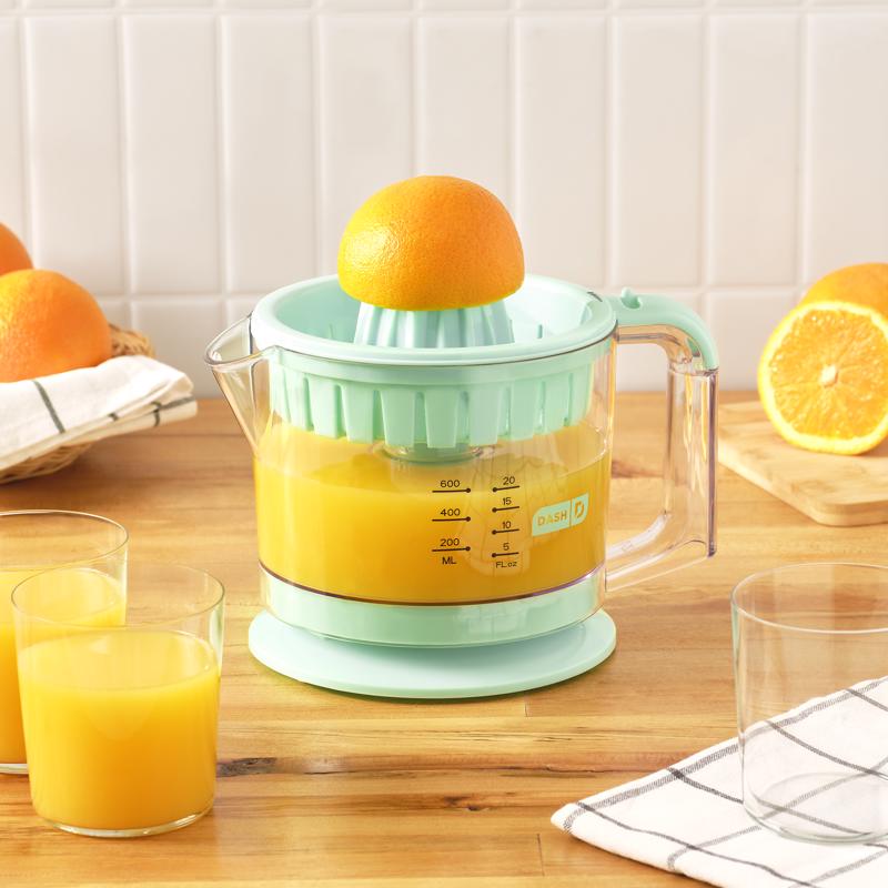 Dash Blue Plastic 25 oz Citrus Juicer
