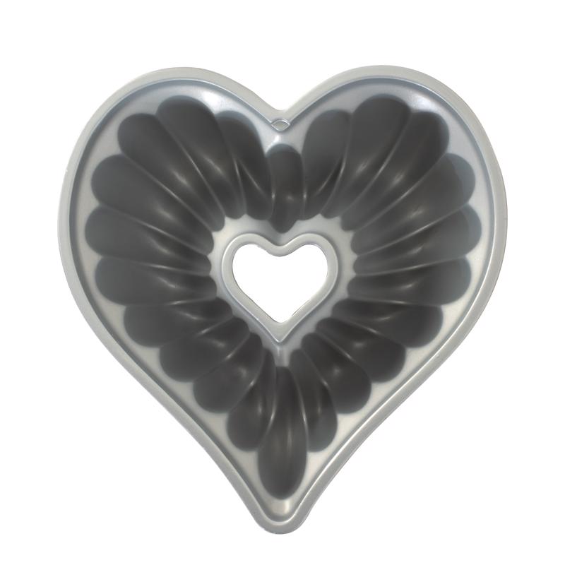 Nordic Ware Heart Bundt Pan