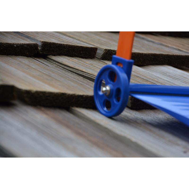 Avalanche 17 in. W X 16 ft. L Poly Wheeled Roof Rake