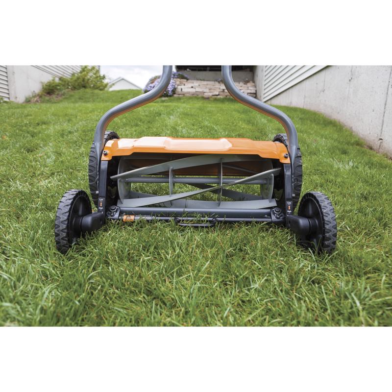 Fiskars StaySharp 17 in. Manual Lawn Mower