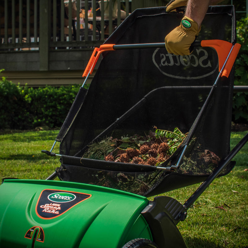 Scotts Lawn Sweeper - Total Qty: 1