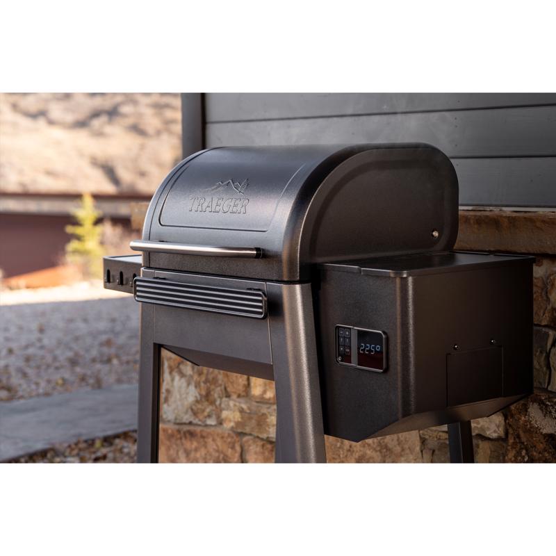 Traeger Westwood Westwood Wood Pellet WiFi Grill and Smoker Black/Silver