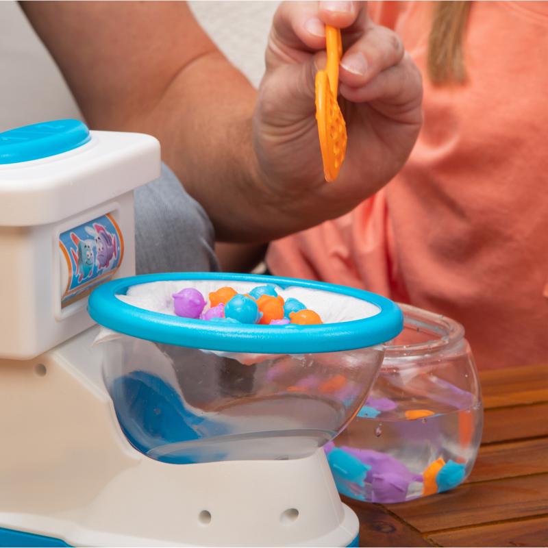 PlayMonster Don't Flush the Fish Family Game