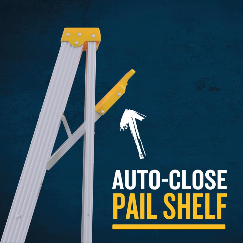 Werner 4 ft. H Aluminum Step Ladder Type I 250 lb. capacity