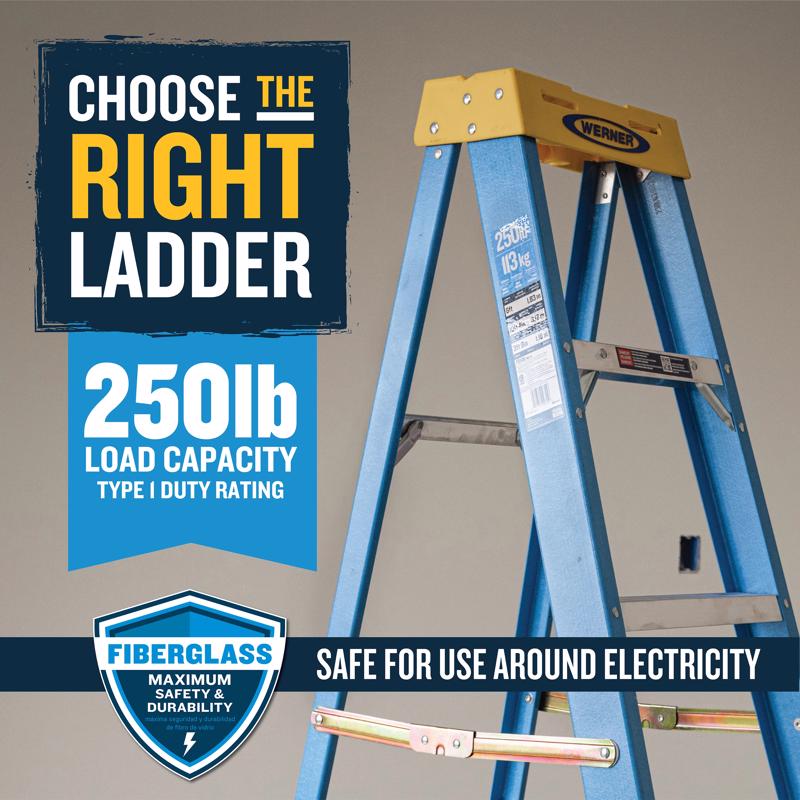 Werner 4 ft. H Fiberglass Step Ladder Type I 250 lb. capacity