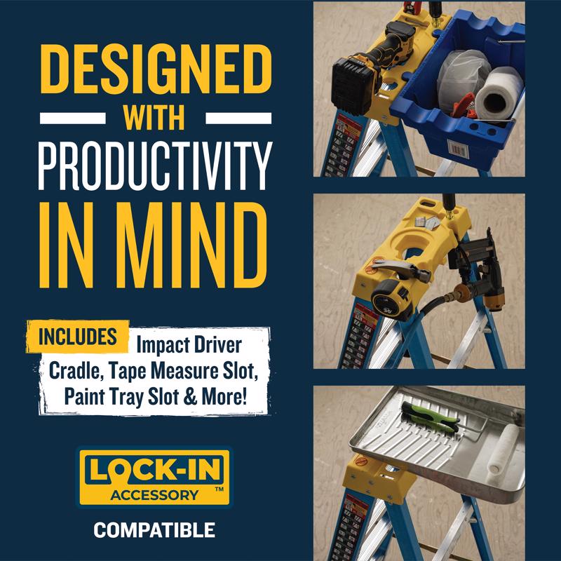 Werner 4 ft. H Fiberglass Step Ladder Type I 250 lb. capacity