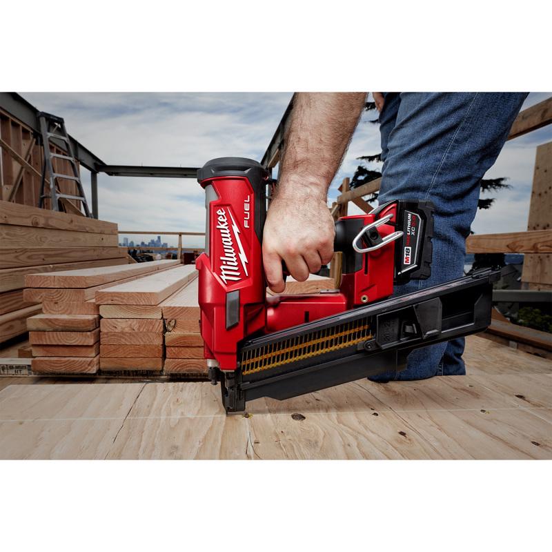 Milwaukee M18 FUEL 18 Volt Brushless 21 deg Framing Nailer
