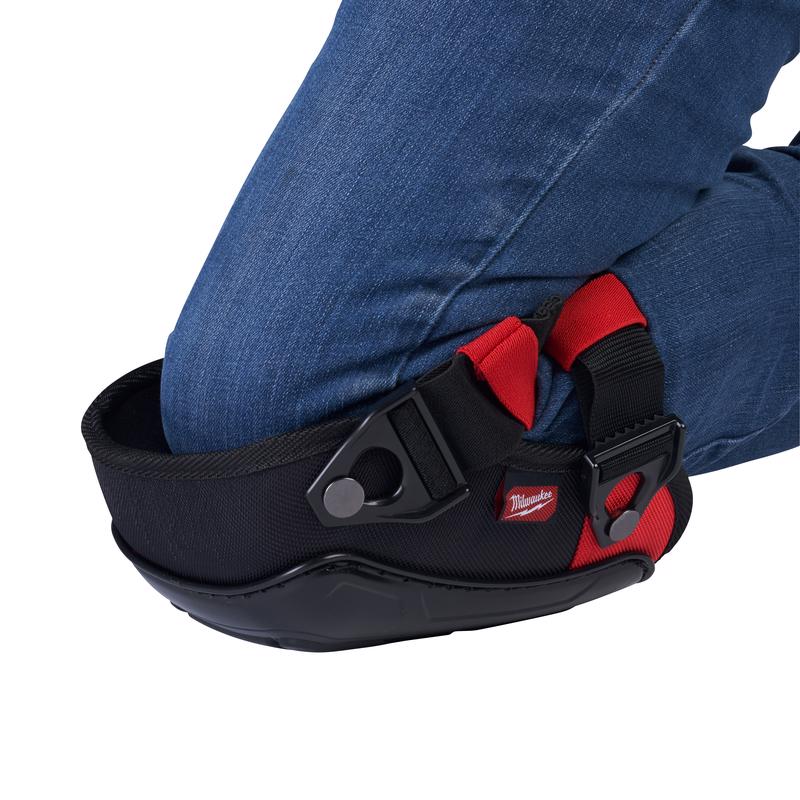 Milwaukee 7.5 in. L X 8 in. W Performance Knee Pads Black/Red One Size Fits Most