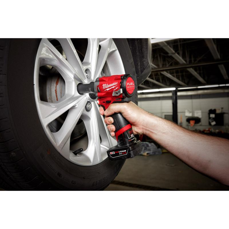 Milwaukee M12 FUEL 1/2 in. Cordless Brushless Stubby Impact Wrench Kit (Battery & Charger)