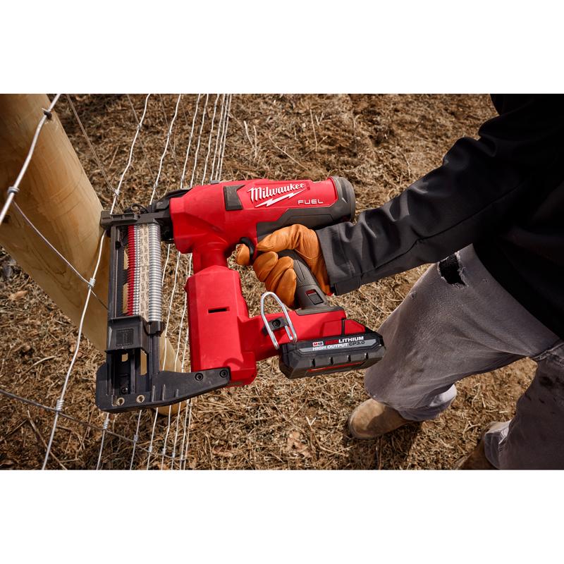 Milwaukee M18 FUEL 9 Ga. Utility Fencing Stapler