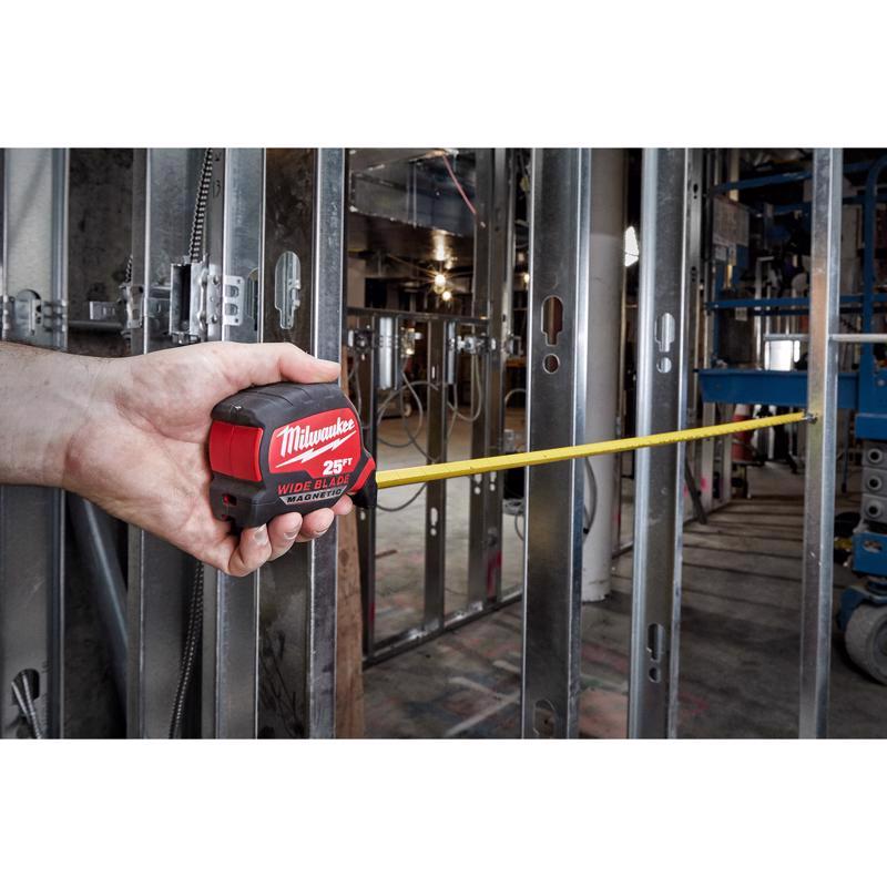 Milwaukee 25 ft. L X 1-5/16 in. W Wide Blade Magnetic Tape Measure 1 pk