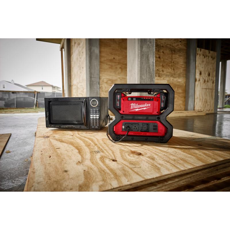 Milwaukee M18 CARRY-ON Lithium-Ion Power Supply 1 pc