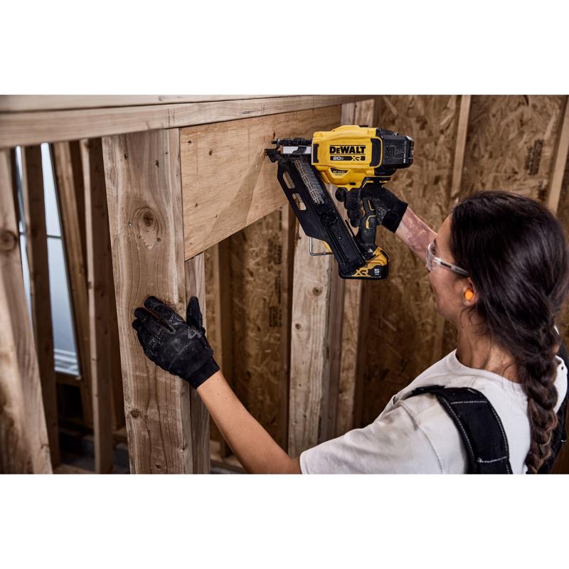 DeWalt Cordless 30 deg Framing Nailer Tool Only 20 V