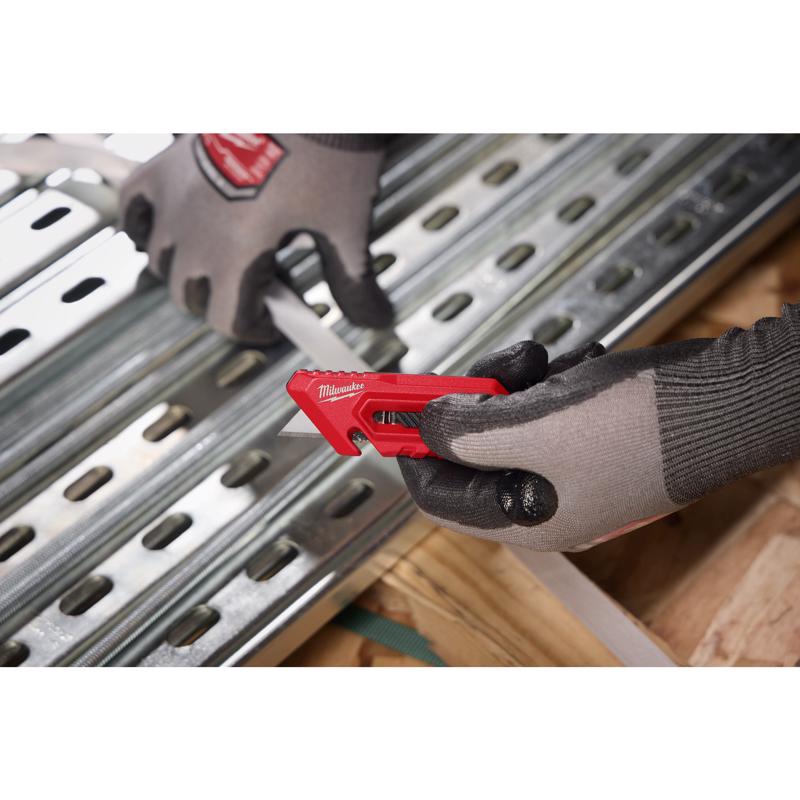 Milwaukee 4.33 in. Sliding Compact Utility Knife Red 1 pc