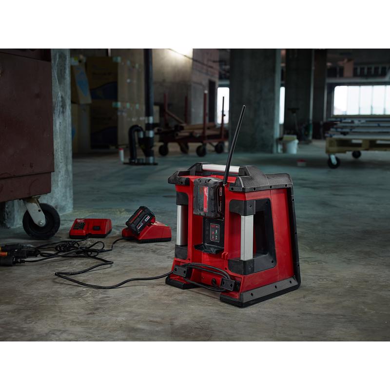 Milwaukee M18 18 V Worksite Radio and Charger 1 pc