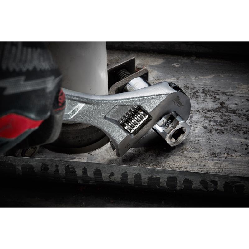 Milwaukee 3/8 in. drive SAE Pivoting Ratchet and Socket Set