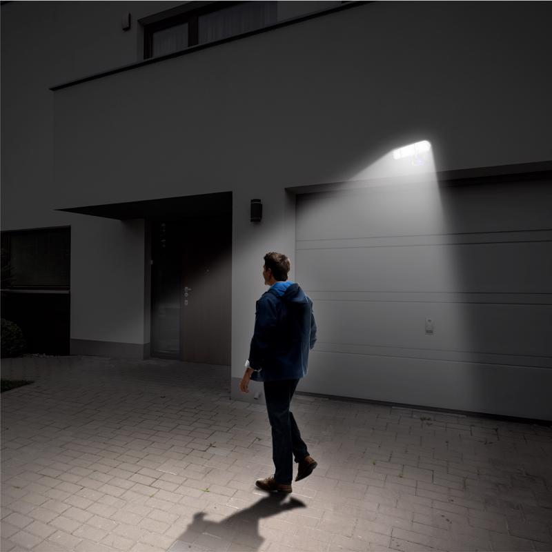 Swann Alpha Motion-Sensing Battery Powered LED Black Security Floodlight