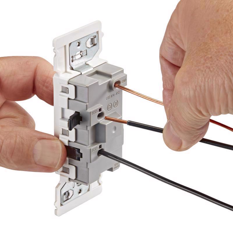 Leviton Decora Edge 15 amps Single Pole Rocker Rocker Switch White 1 pk