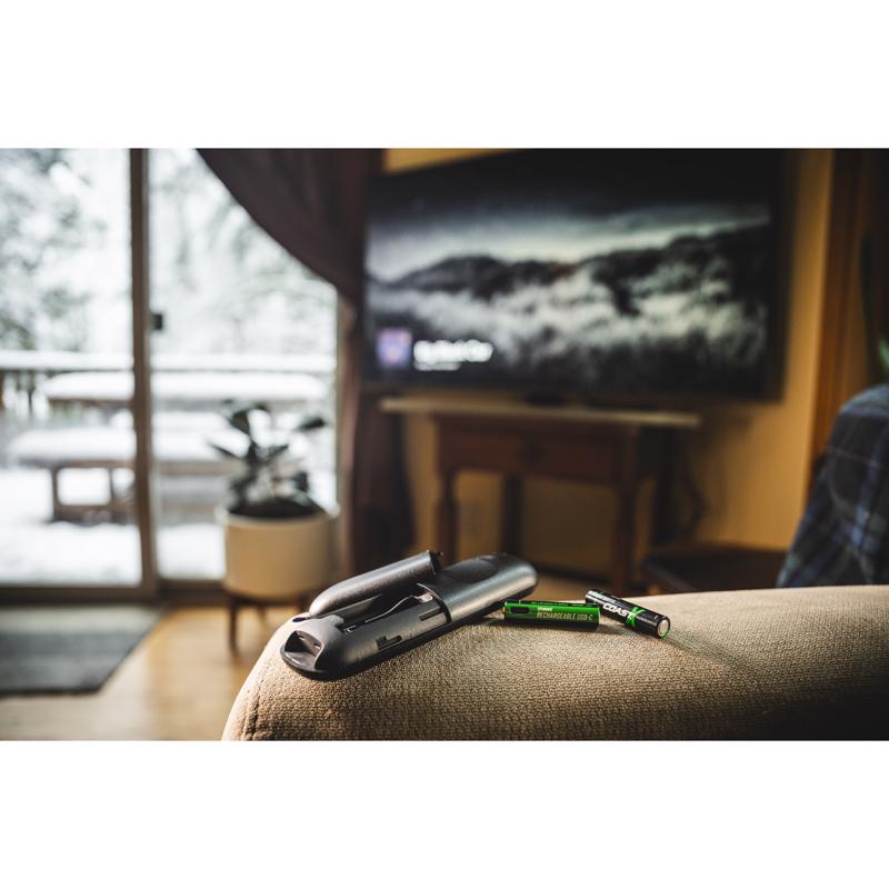 Coast AAA Lithium Batteries 4 pk Display