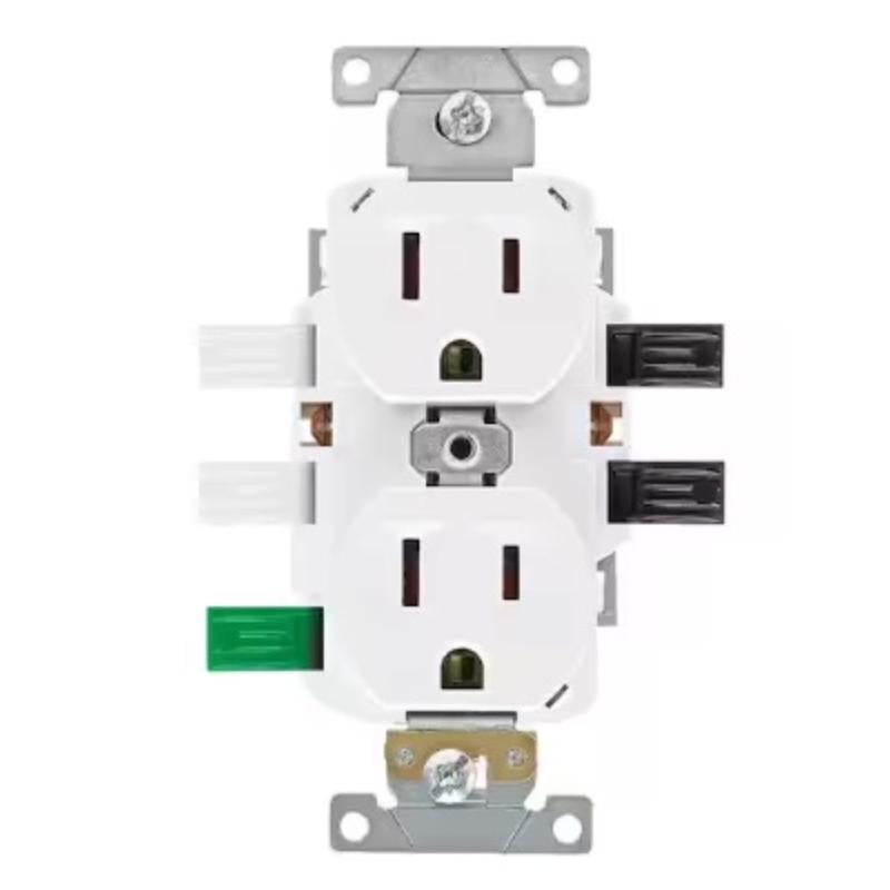 Leviton Lever Edge 125 V White Outlet 10 pk