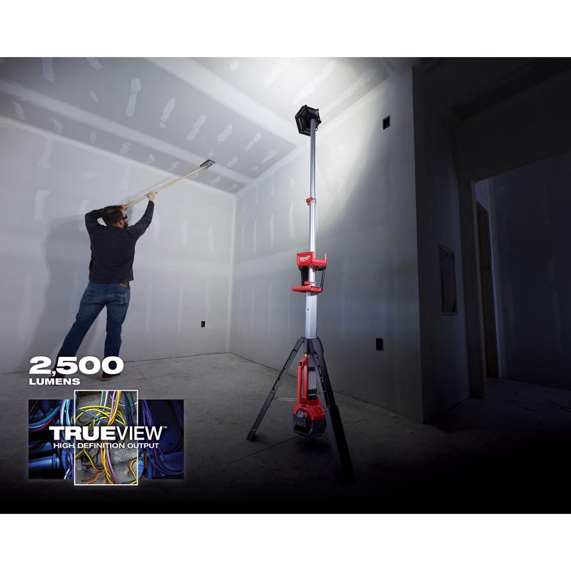 Milwaukee M18 Rocket 2500 lm LED Dual Power Tripod Tower Light