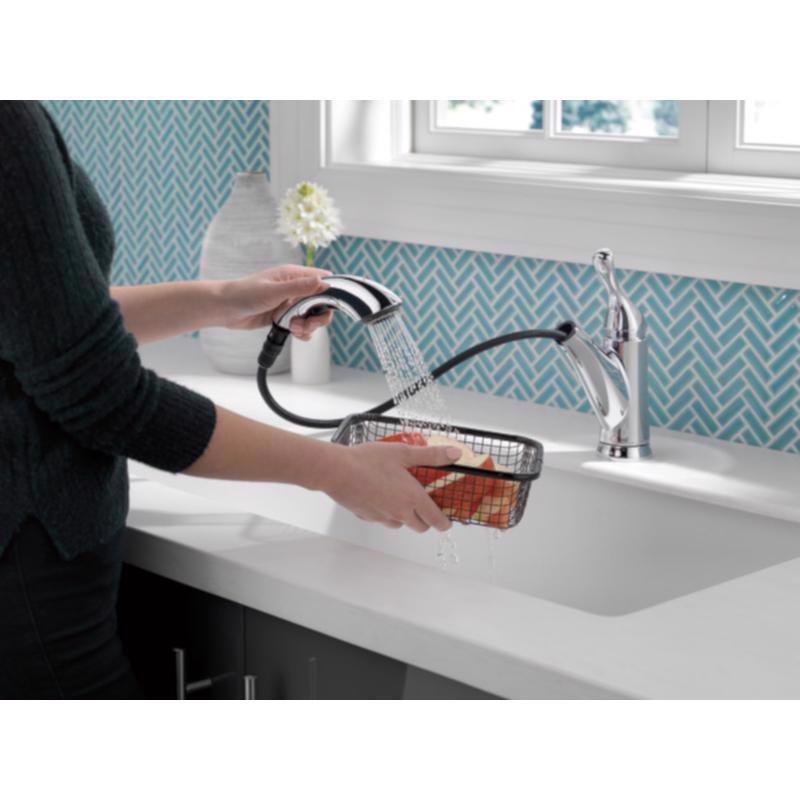 Delta Grant One Handle Chrome Pull-Out Kitchen Faucet