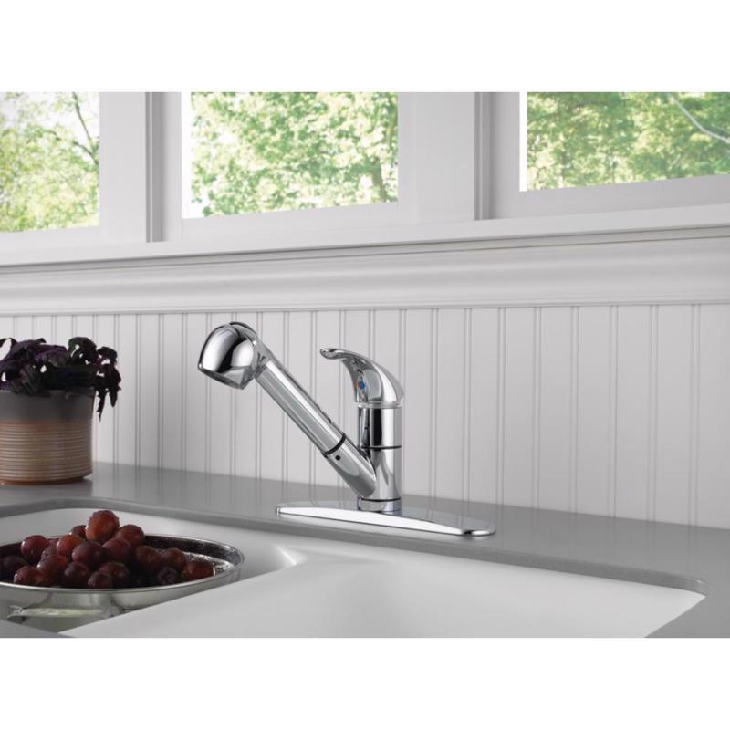 Peerless One Handle Chrome Pull-Out Kitchen Faucet