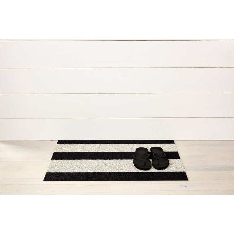 DOOR MAT STR BK/WT 28X18