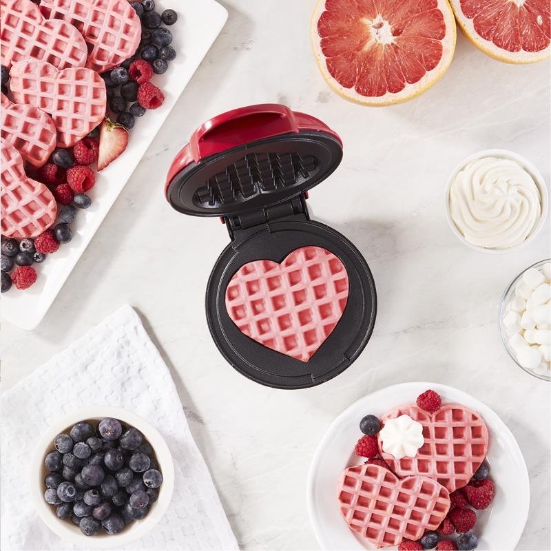 Dash 1 waffle Red Aluminum Waffle Maker