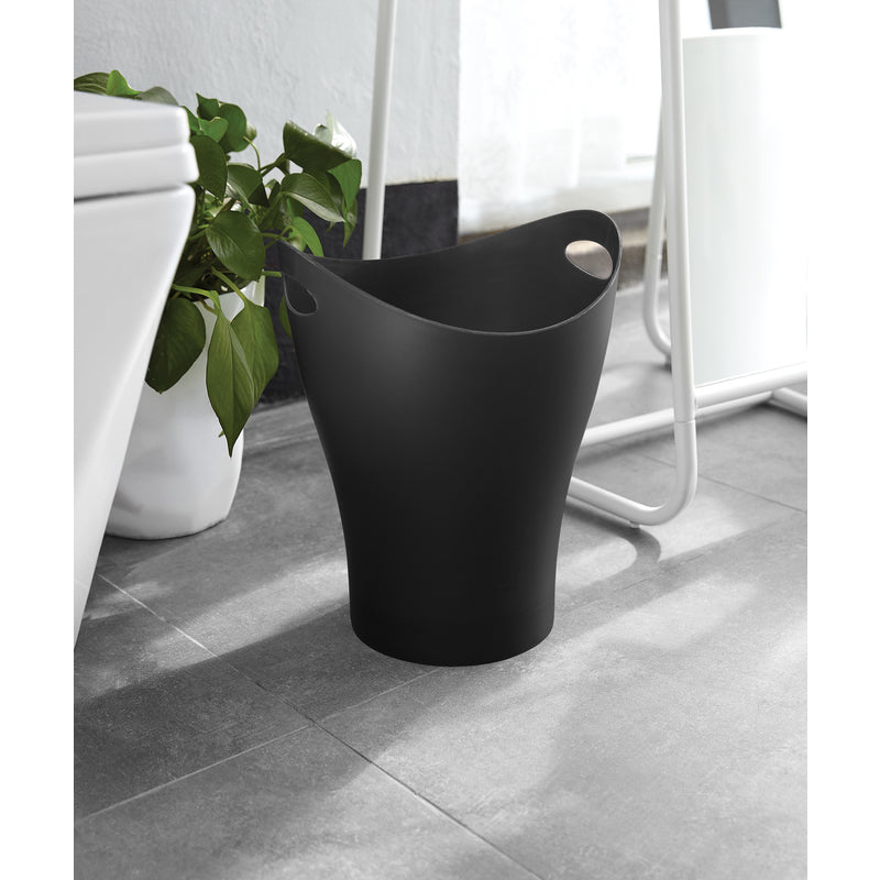 Umbra Garbino 2.25 gal Black Plastic Contemporary Wastebasket