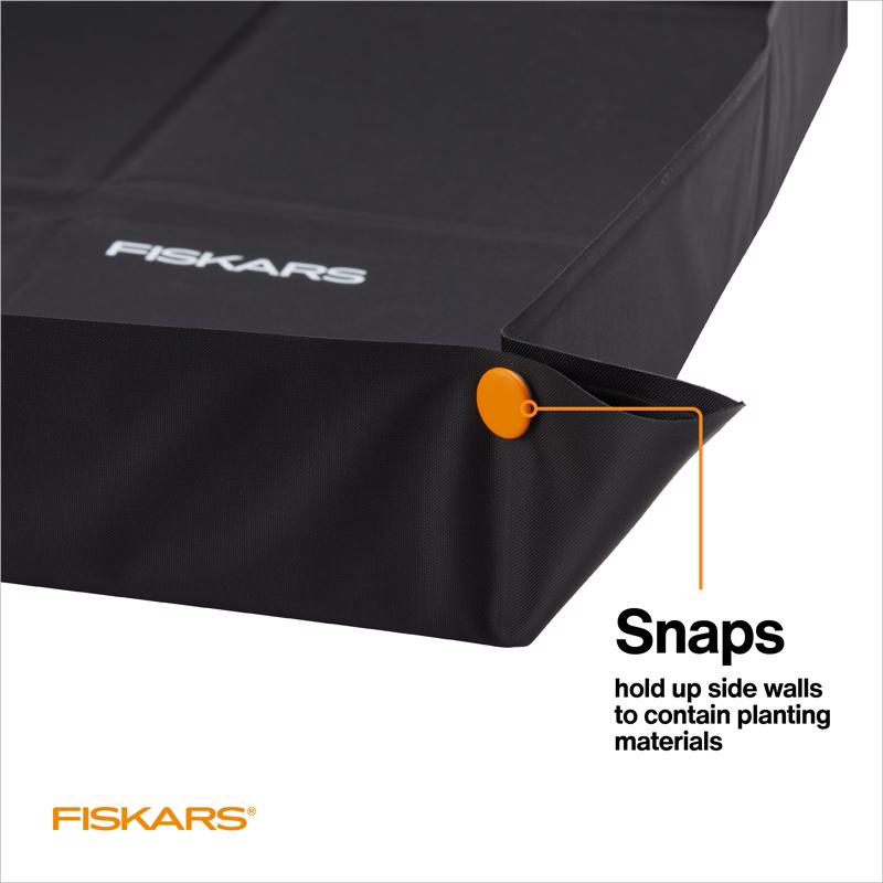 Fiskars 32.5 in. Gardening Mat