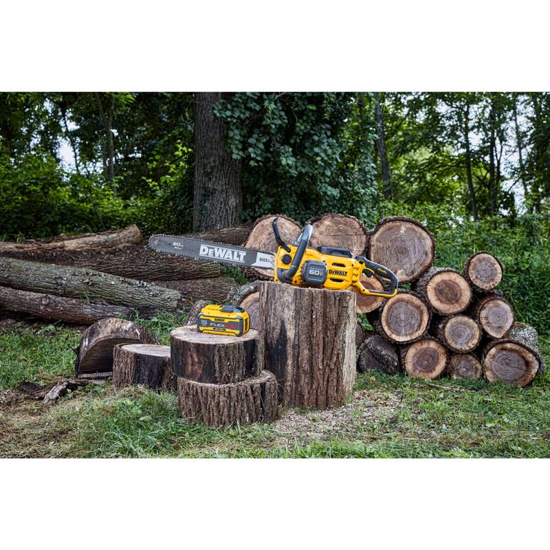 DeWalt DCCS677Z1 20 in. 50.2 cc 60 V Battery Chainsaw Kit (Battery & Charger)