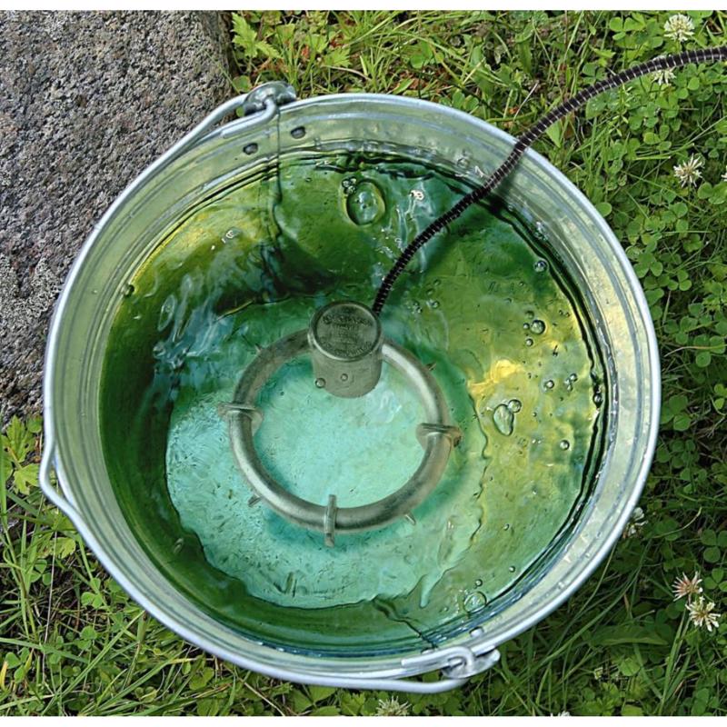 Farm Innovators Sinking Tank De-Icer