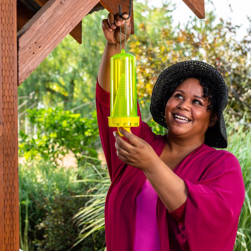 RESCUE! Reusable Yellowjacket Trap – Includes Attractant - 4 Traps