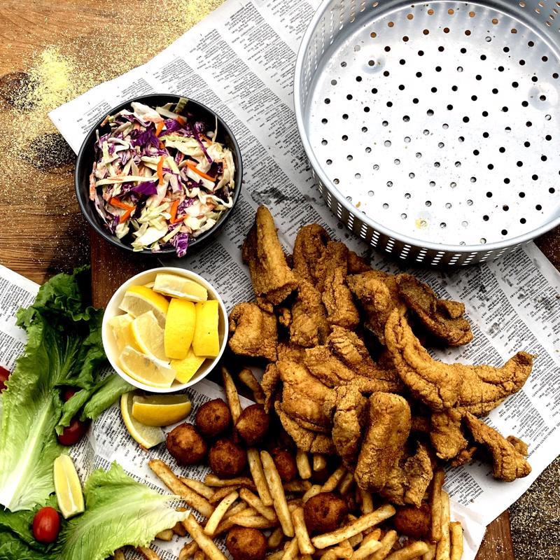 Bayou Classic 59000 BTU Welded Steel Frame Outdoor Cooker