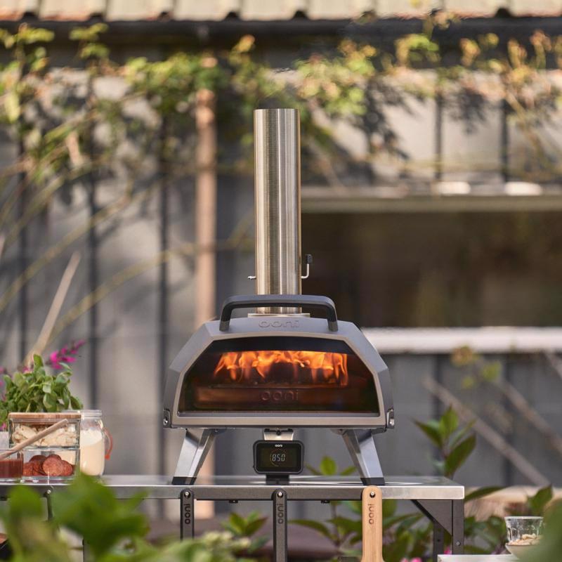 Ooni Karu 2 Pro Charcoal/Wood Chunk Outdoor Pizza Oven Black