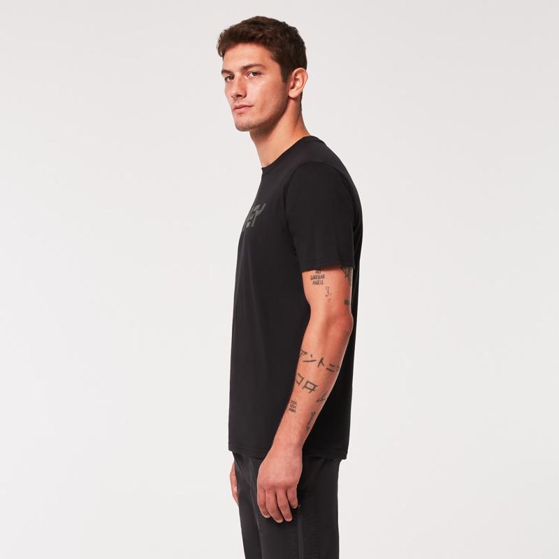 Oakley L Short Sleeve Men's Crew Neck Black and Camo Mark II Tee 2.0 Tee Shirt