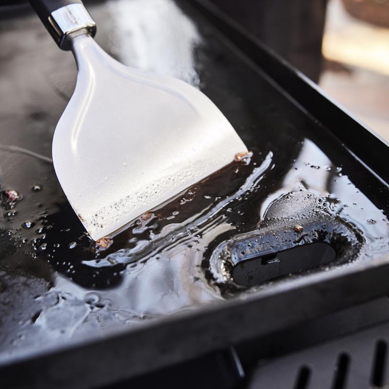 Weber Slate 36" w/Cabinet 4 Burner Liquid Propane Outdoor Griddle Black